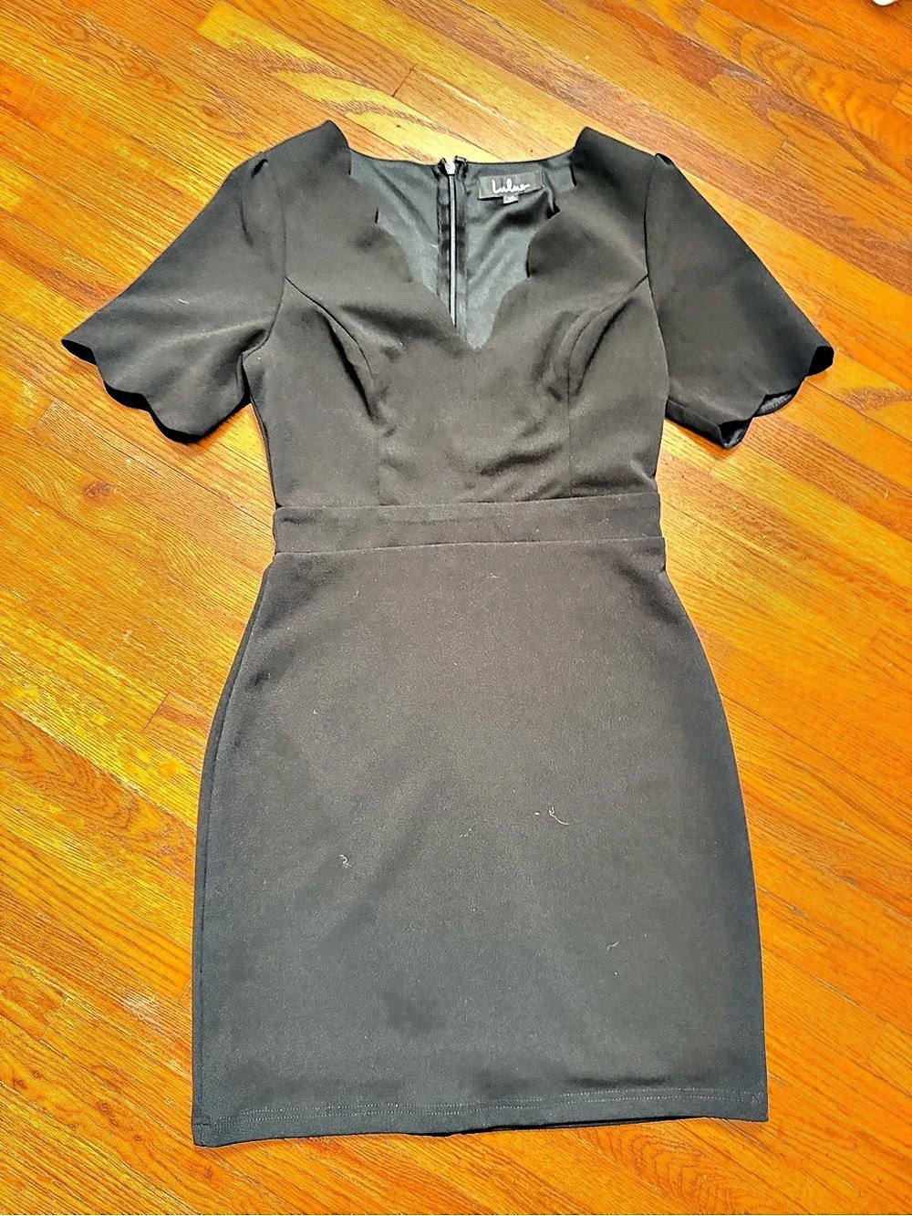 Truer Words Black Scalloped Short Sleeve Bodycon Dress  lulus Size 4